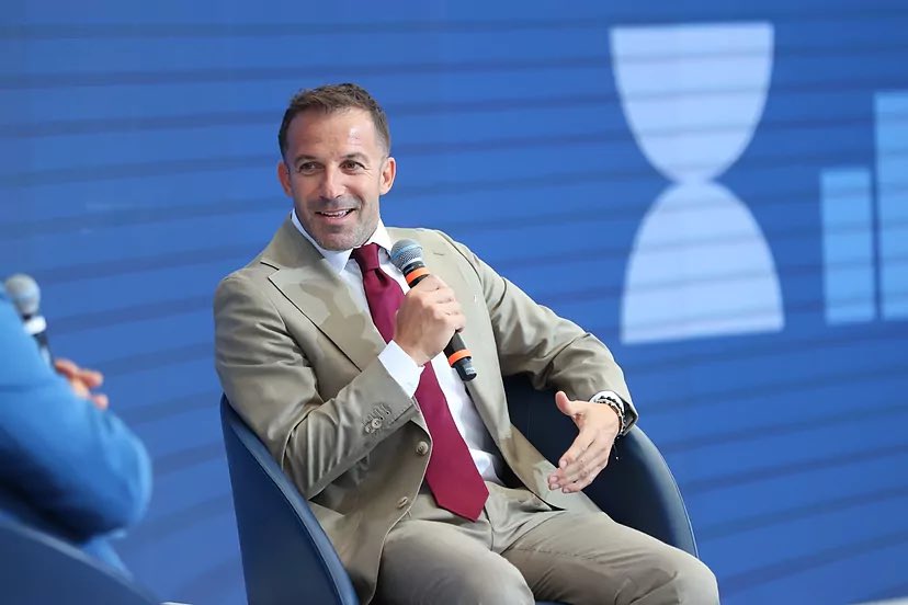 🗣️ Del Piero: “Vinicius is one of the last great examples of talent in football. 

During the first two years at Madrid he was very young and almost always made the wrong decision at the last moment 

And what did Real Madrid do? Believe in him, trust him, work with him and help