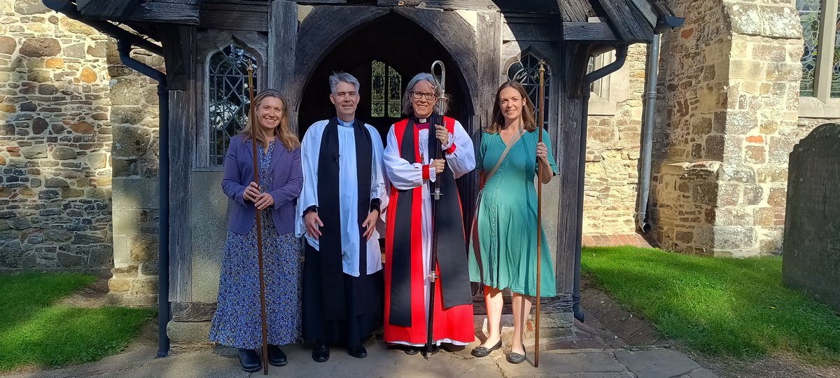 A big thank you to <a href="/BishopRuthB/">Ruth Bushyager</a> for Consecrating our Graveyard Extension today in #Rudgwick &amp; thank you to everyone who joined us for this momentous day in the life of our Church &amp; Village
.
<a href="/churchofengland/">The Church of England</a> <a href="/ChichesterDio/">Chichester Diocese</a>
#church #ChurchofEngland #consecration