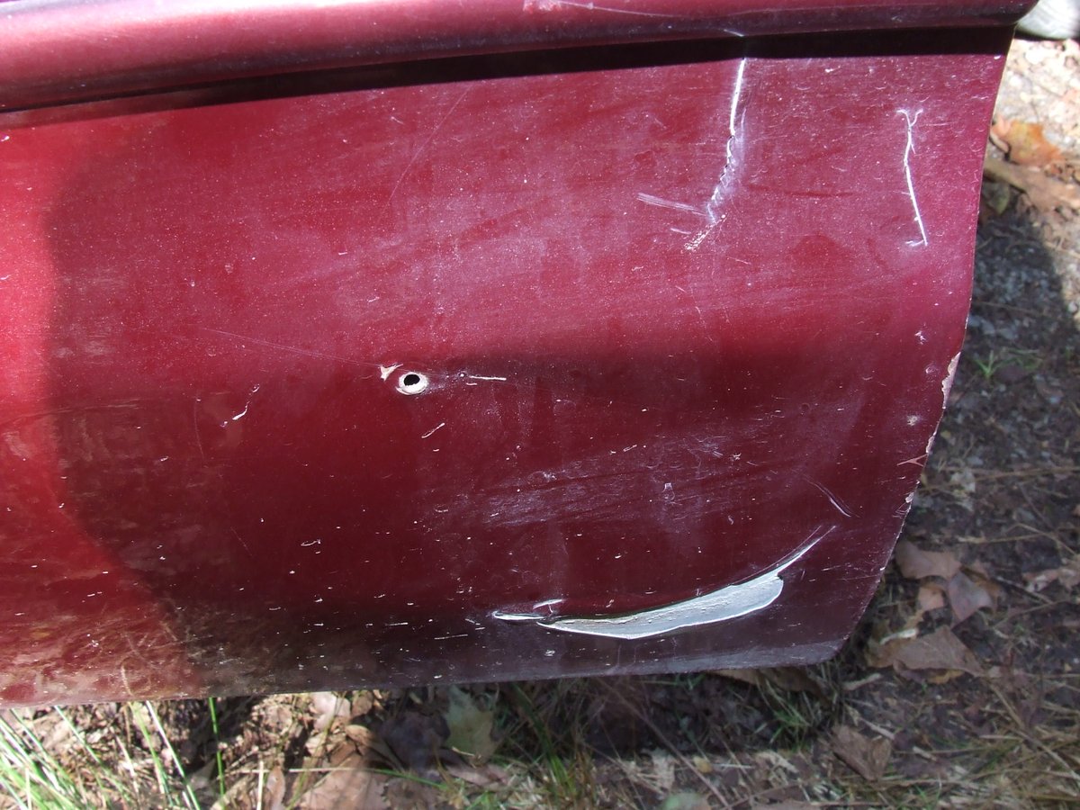 plainpersin's tweet image. #MarkButler?  #WarrenCountyVirginiaGoon making Special Report here, sir. This here is a photo of the 1/8 inch hole I drilled in the Old Man's car whose real estate we aim to reca...reca...hon whas that word?  requisition, sir. Kicked panel in real good too.