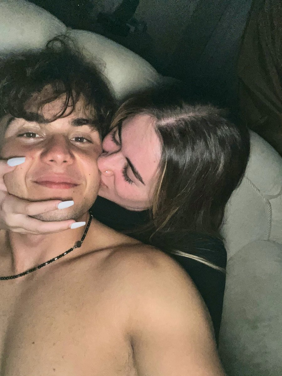 c’è la droga dentro a quel sorriso