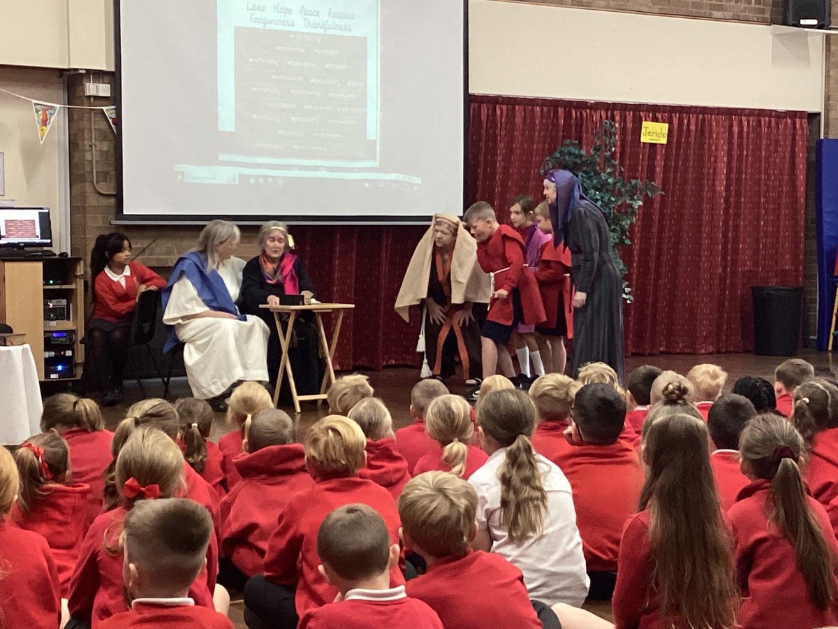 We love to welcome Open The Book to our Collective Worship and this week, they delivered a thoughtful assembly reminding the children that no matter what has happened, people always deserve a fresh start ❤️ #forgiveness #beingkind @leicestercofe