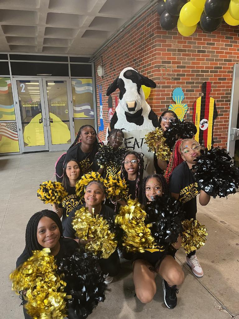 FondrenMS_HISD's tweet photo. A joyful day at the open house with our spirited cheerleaders and the Chick Fil A cow mascot! 📣🐄🏠 #OpenHouse #CheerFUL #Chickfilacow https://t.co/mbLkeNAm9R