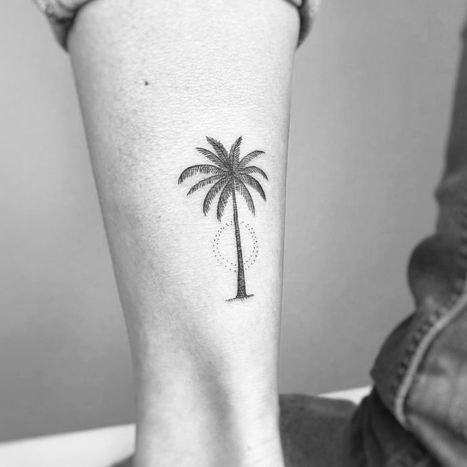 Do I have anyone on here from CALGARY? I&rsquo;m doing a Halloween flash day for y&rsquo;all ⚡️ DM me if you wanna