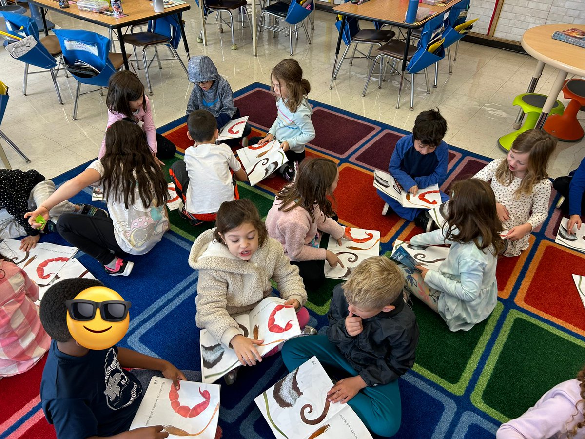 MissSprowls2022's tweet photo. So proud of this class that always works together so well! We started a new non fiction text today and everyone was thrilled to talk all about what we learned! #112Leads #wt112 https://t.co/dVZQVD5wBO