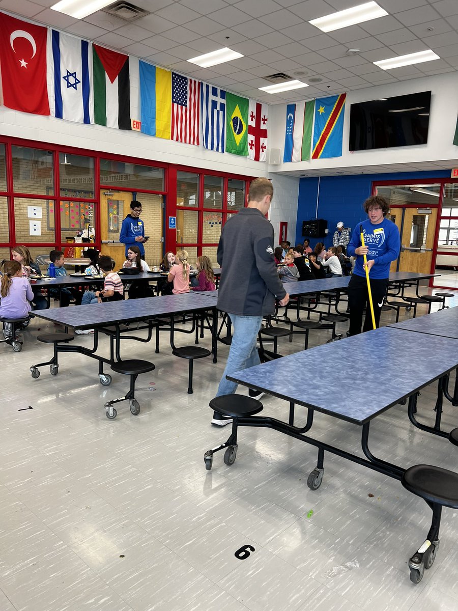 RiverRidge_KCSD's tweet photo. 🫶🏼 Huge THANK YOU to the students from Thomas More University who volunteered their time today at RRE. They repainted the map out front of RRE, helped in classrooms & even in the Cafe! #rrengage #communitysupport @ThomasMoreKY @TheKCSD https://t.co/C3pWoS7jmx