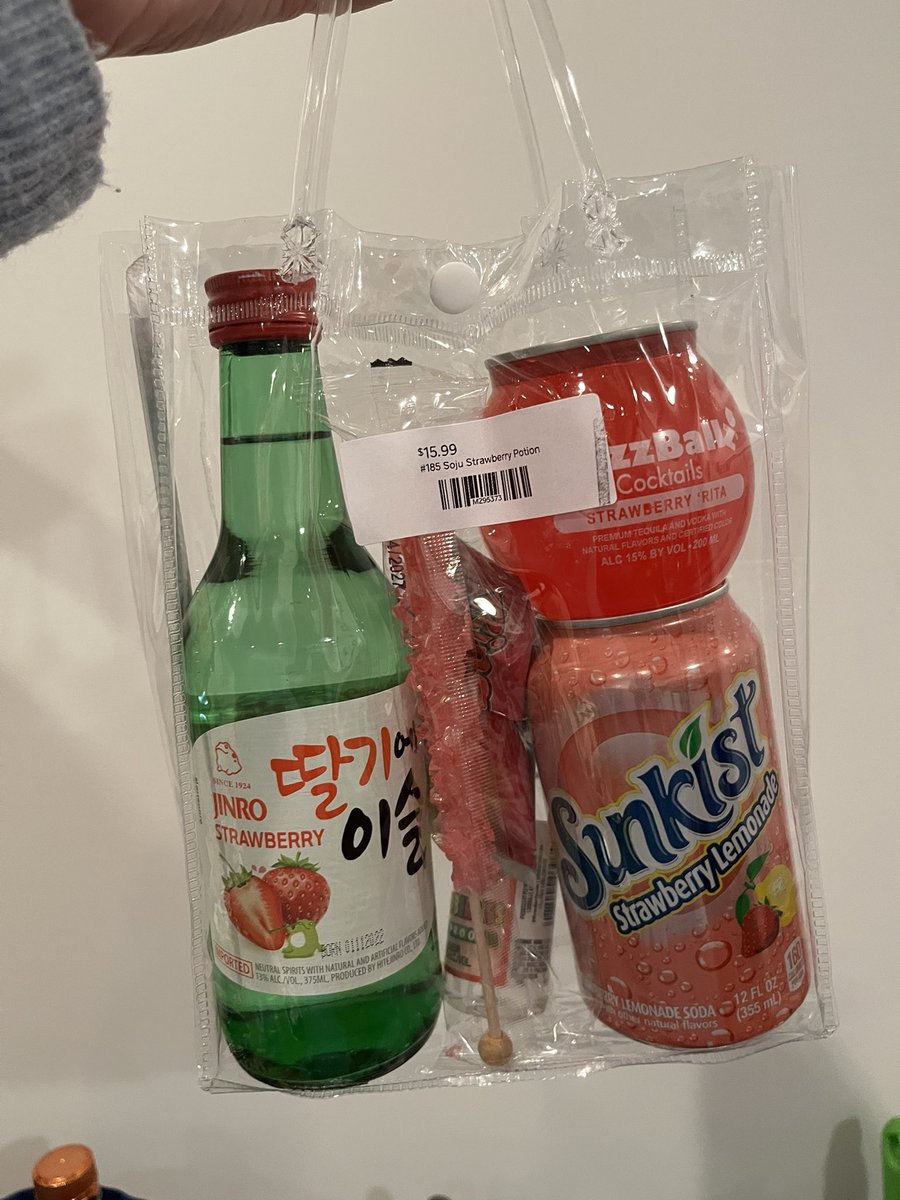 mryunkis's tweet photo. we're seeing the gates of heaven together https://t.co/EH7vJXJE1Y