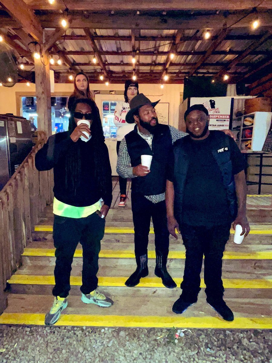 bigyodoe's tweet photo. Met one of my biggest artist last weekend , can’t say bruh ain’t run this sh*t 4/5 years straight 🤷🏾‍♂️ #HoodNeega https://t.co/ayro25YLMY