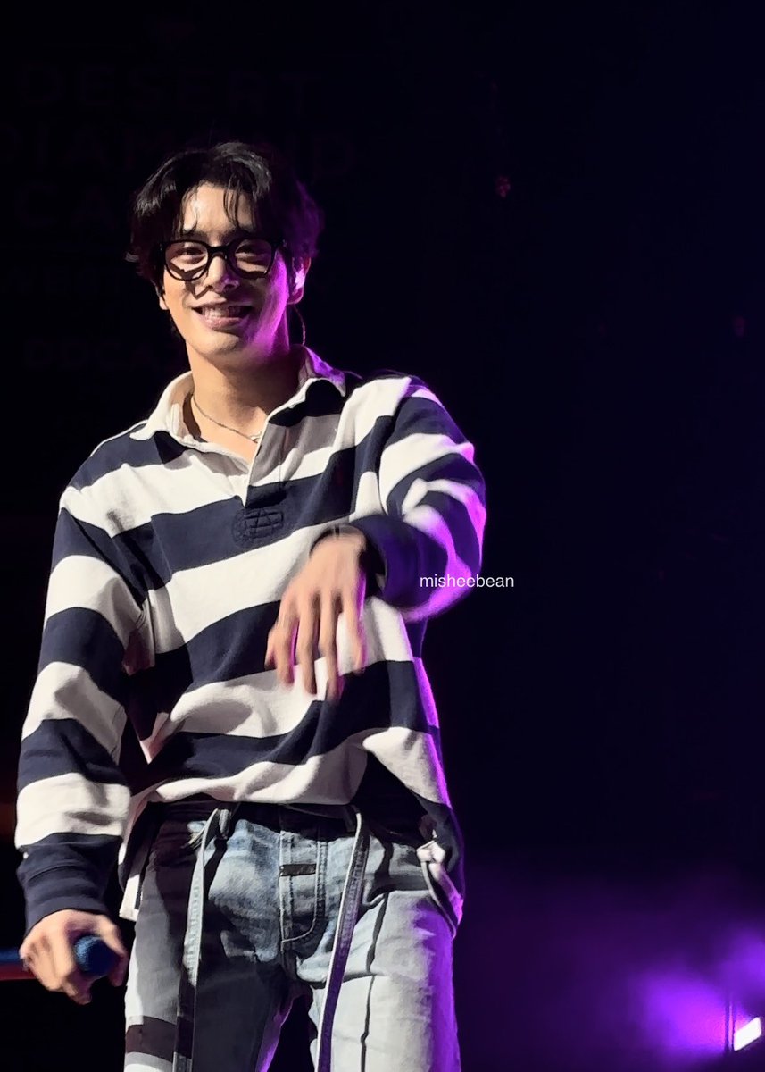 misheebean's tweet photo. 🐶🤓🤍
#enhypen_jake #제이크 https://t.co/ZqJT0XYNmT