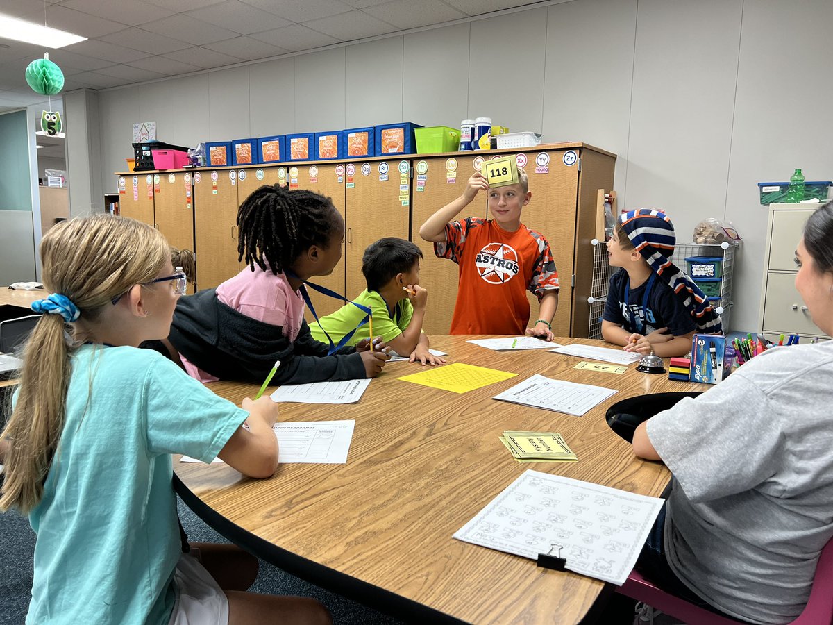 mrsmichelclass's tweet image. Math small group with Mystery Number Headbands was a HIT! Sts had to ask questions about their number using what they know about numbers, place value, greater than less than, etc… #sampsonstrong