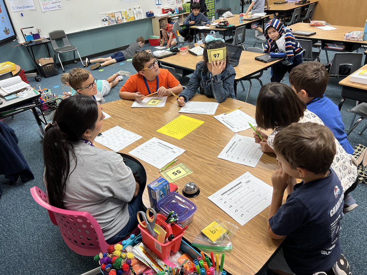 mrsmichelclass's tweet image. Math small group with Mystery Number Headbands was a HIT! Sts had to ask questions about their number using what they know about numbers, place value, greater than less than, etc… #sampsonstrong