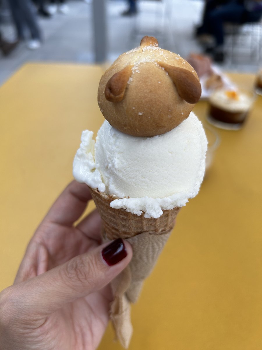 ChilangoCom's tweet photo. ¿Te urge probar todos los panes de muerto que puedas? 🤤 Entonces no te puedes perder el tercer Festival del Pan de Muerto en el @MuseoKaluz, donde encontrarás panes con lavanda, chile, mandarina, helado de pan de muerto y más. 😛
Acá toda la info: https://t.co/16FkviRWwr ✨ https://t.co/L1lExugJzz