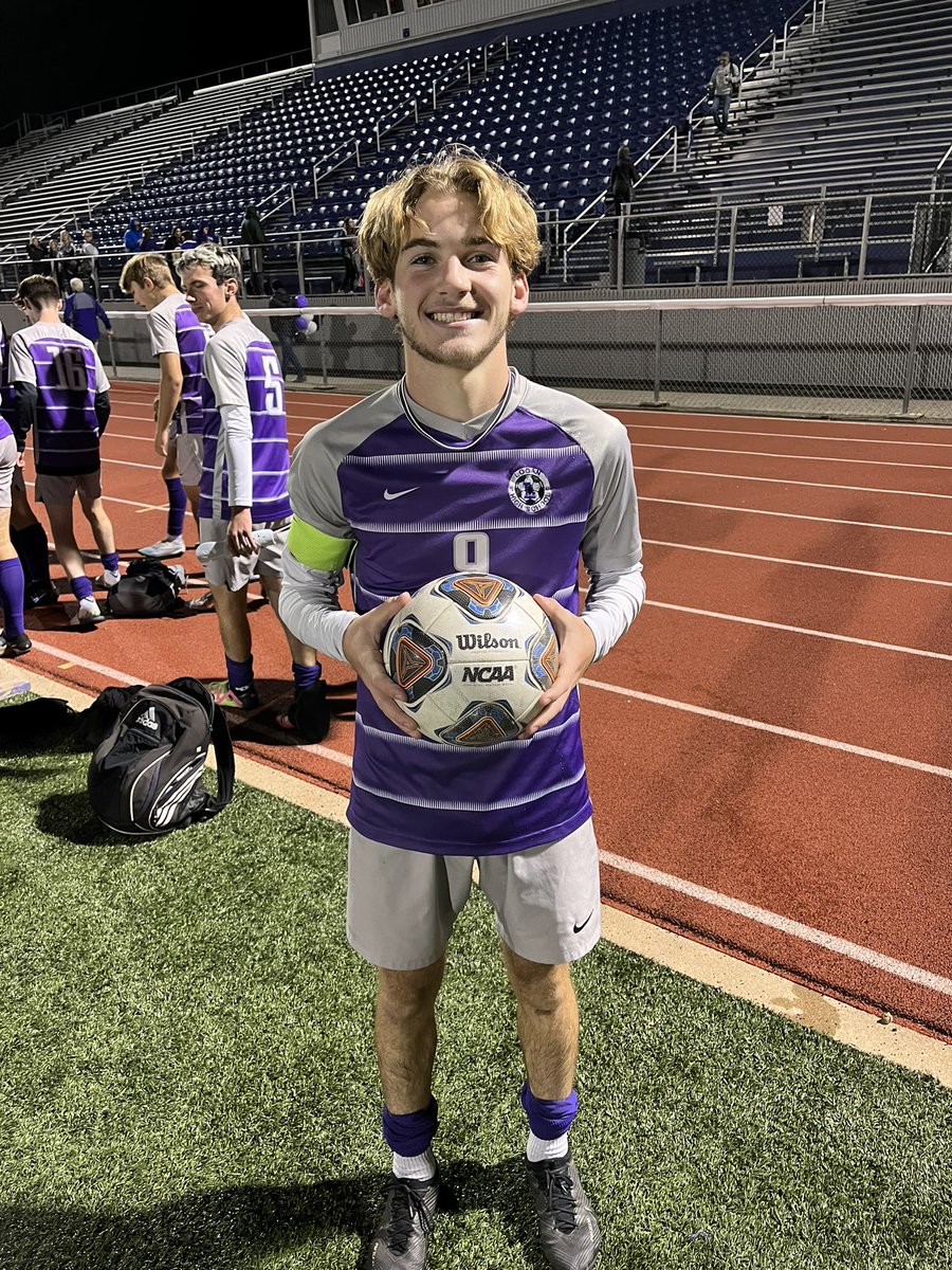 Noah Swart passes Jason Smith tonight to become the all time leader in goals scored. Congratulations, Noah!