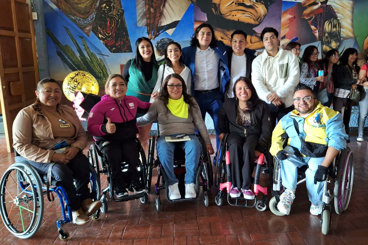 Hoy estuvimos presentes en el estreno del documental "Dejar de Ser Invisibles". Donde parte de la coordinación del <a href="/movimientoPcD/">Movimiento de Personas con Discapacidad</a> tuvieron la fortuna de participar. ¡Gracias por la consideración e invitación!
📸 <a href="/jenmulini_/">Jen Mulini</a>