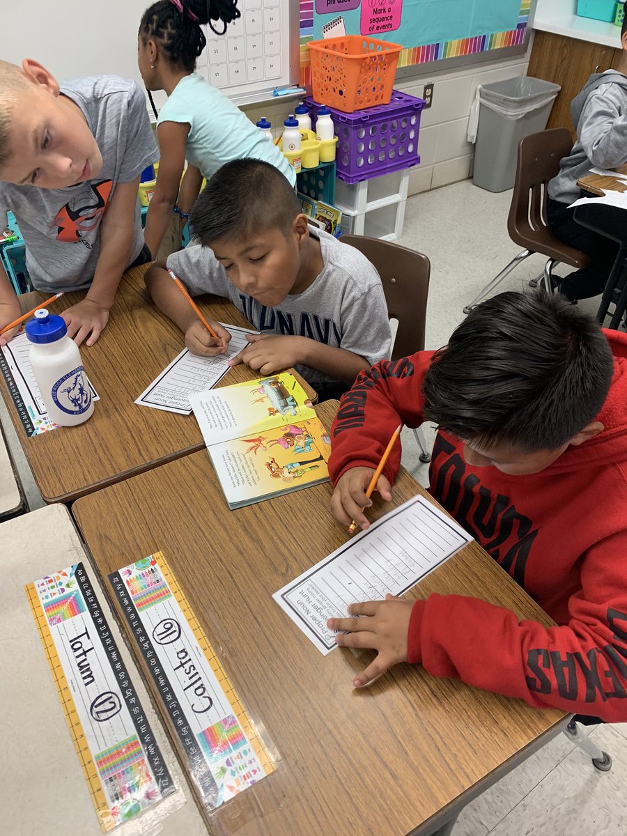 MsHooverBRE's tweet photo. We are learning all about proper nouns this week! WeBelieveinBRE https://t.co/8EDmgJzLDT