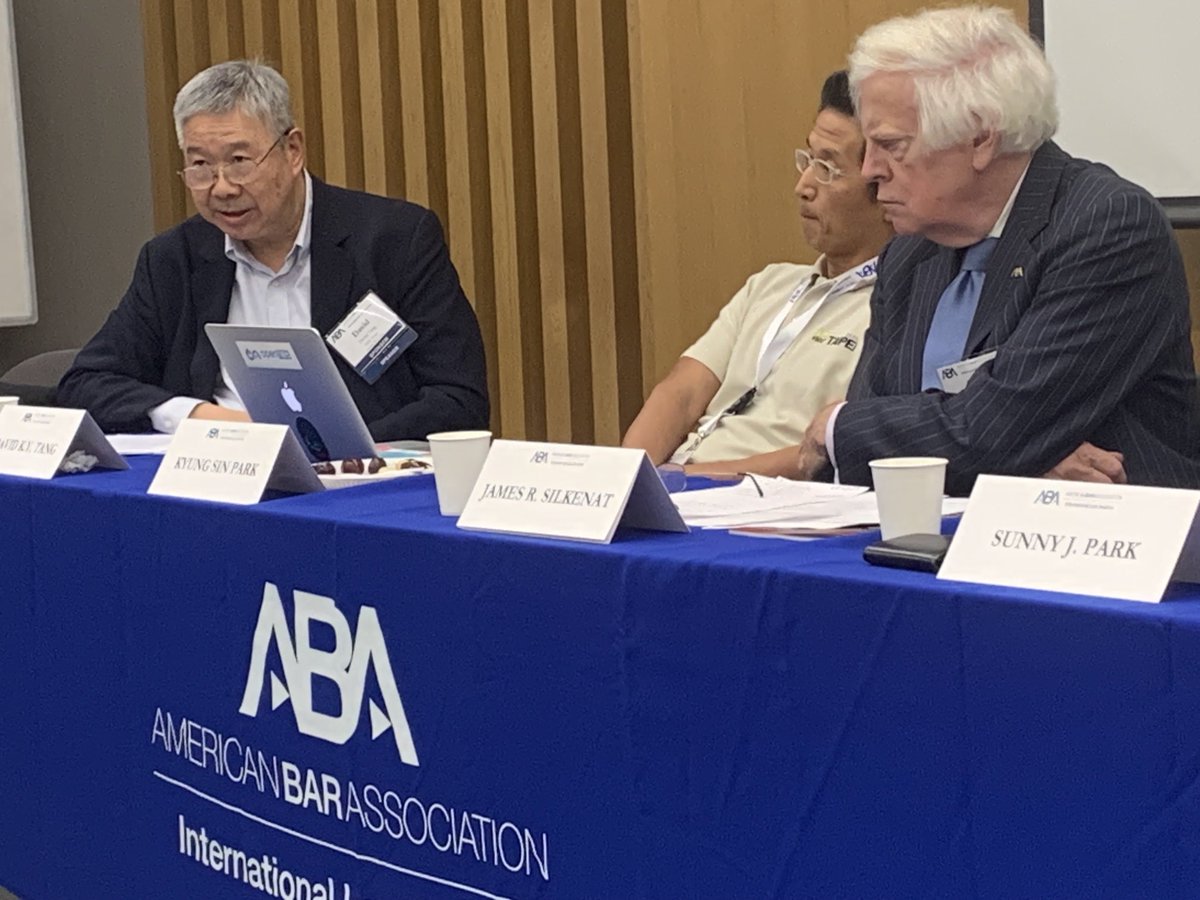 Elizabeth Andersen (@andersenbetsy) on Twitter photo Great to have David Tang of <a href="/KLGates/">K&L Gates LLP</a> sharing the research his firm has done pro bono for <a href="/TheWJP/">World Justice Project</a> on disinformation regulation and threats to the rule of law and free expression at the <a href="/ABAesq/">American Bar Association</a> ILS meeting. Great to have David Tang of <a href="/KLGates/">K&L Gates LLP</a> sharing the research his firm has done pro bono for <a href="/TheWJP/">World Justice Project</a> on disinformation regulation and threats to the rule of law and free expression at the <a href="/ABAesq/">American Bar Association</a> ILS meeting.