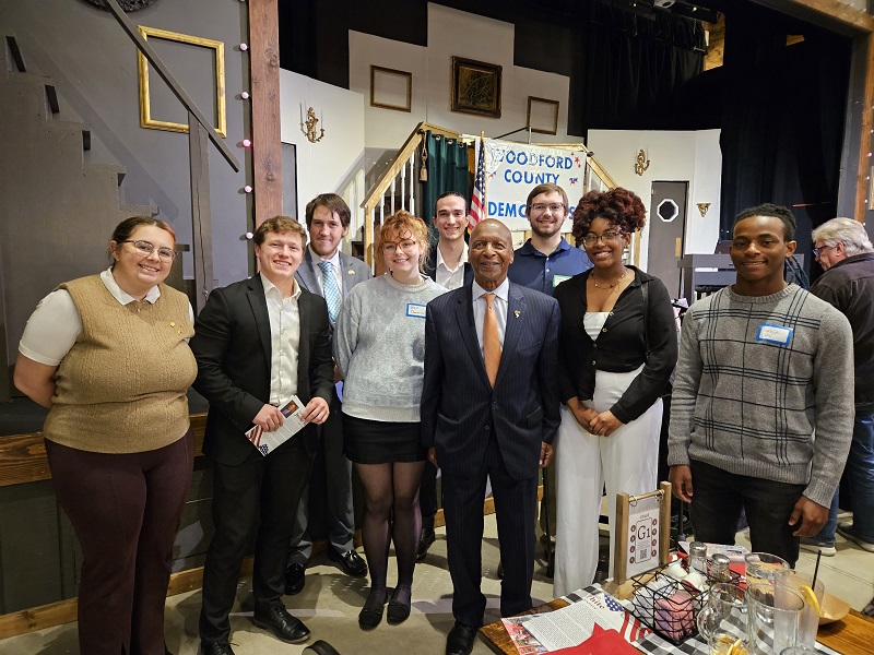 It was great to have a group of Eureka College students attend tonight’s annual Founders Day Dinner hosted by the Woodford County Democrats. The students had the amazing opportunity to hear from former Illinois Secretary of State Jesse White.