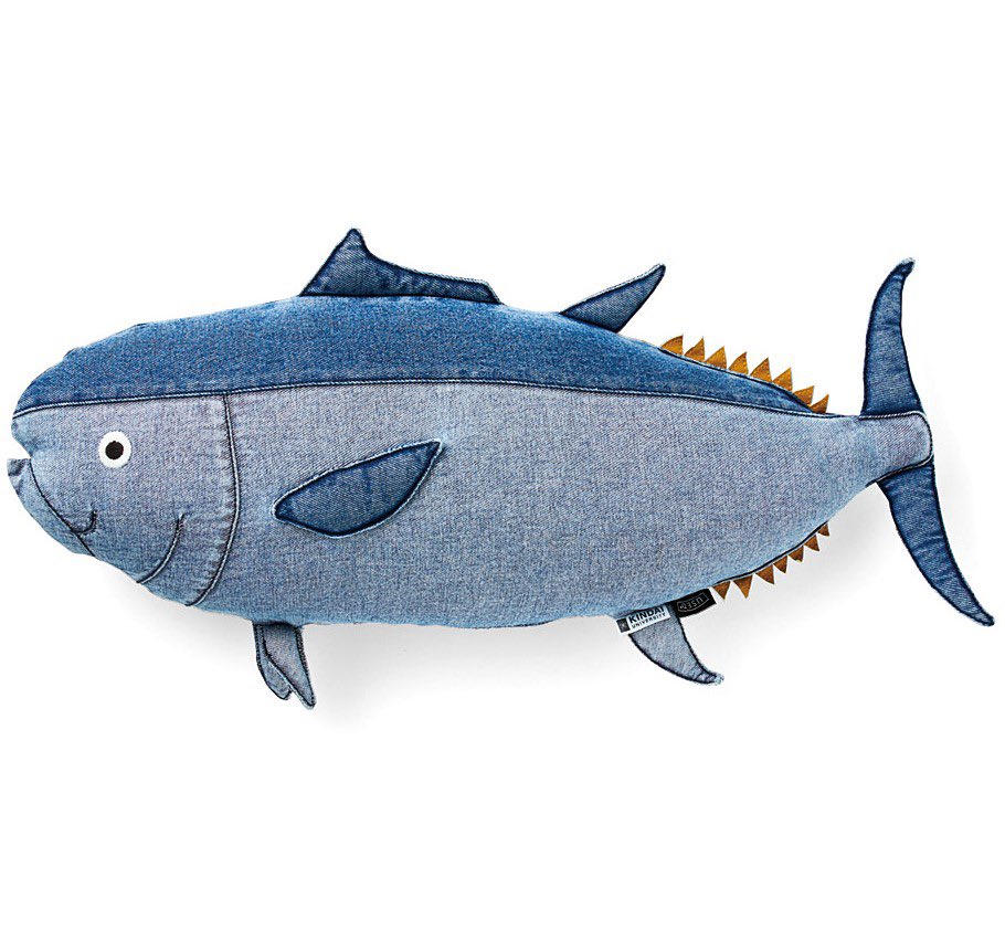kinkidaigakuPR's tweet photo. マグロ丼特別販売、買えずに涙したあなたを救う！

／
近大マグロ関連グッズ
プレゼント #キャンペーン 実施！
＼

近大マグロクッション　1名
近大マグロ エコバッグ　4名
近大マグロせんべい　10名

応募方法
🐟 @kinkidaigakuPRをフォロー
🐟本投稿を 10/20 23:59 迄にリポスト
🐟当選者にはDM連絡 https://t.co/isNJCrOqv6