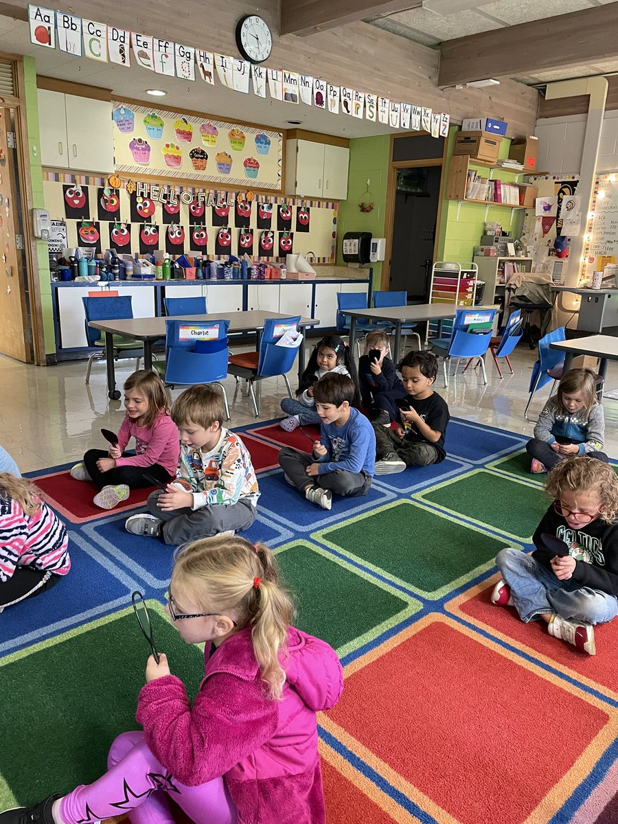 We broke out our mirrors today and kiddos watched themselves make the /m/ sound! #112Leads