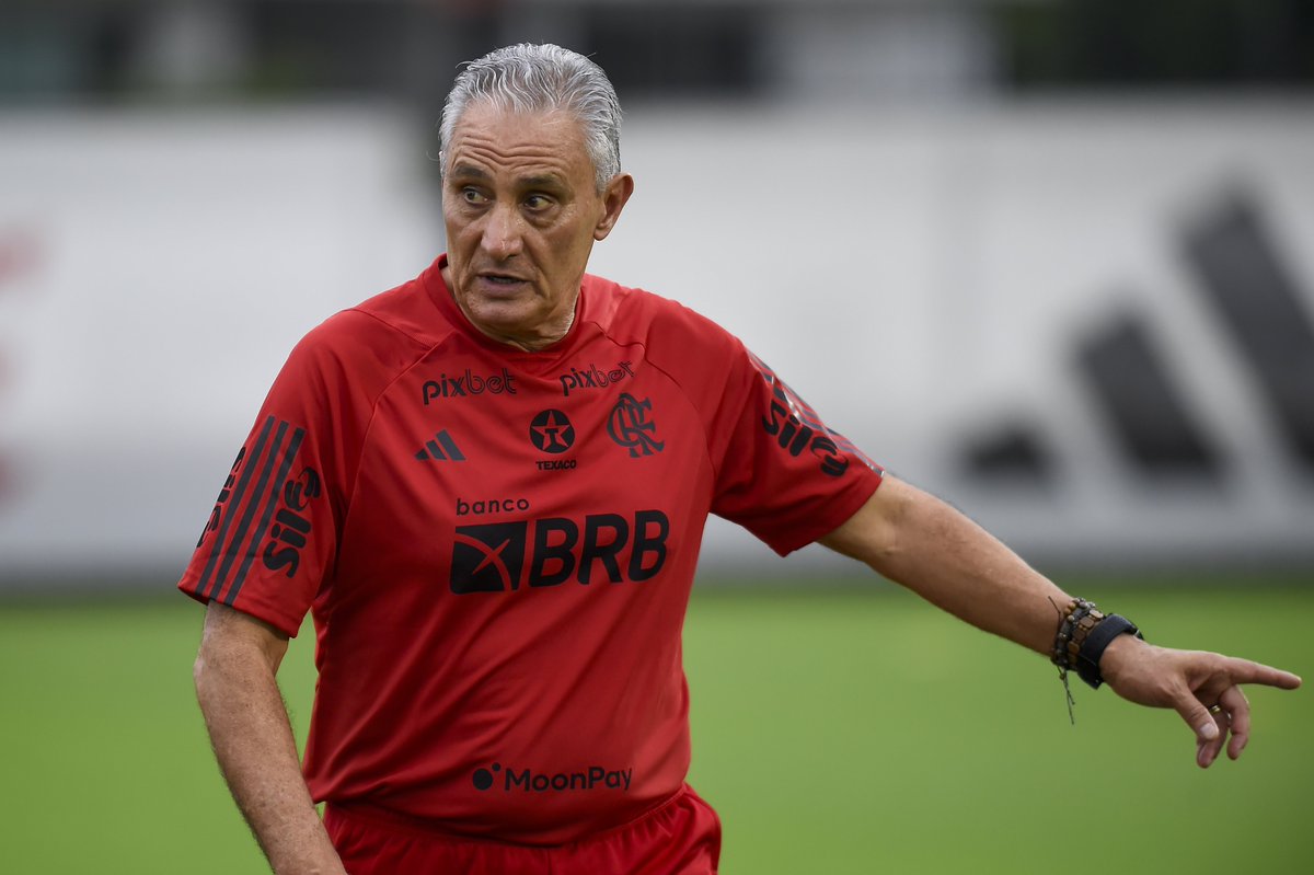 1° dia! Boa sorte, professor Tite! 🔴⚫ 

#VamosFlamengo #CRF 

📸: Marcelo Cortes /CRF