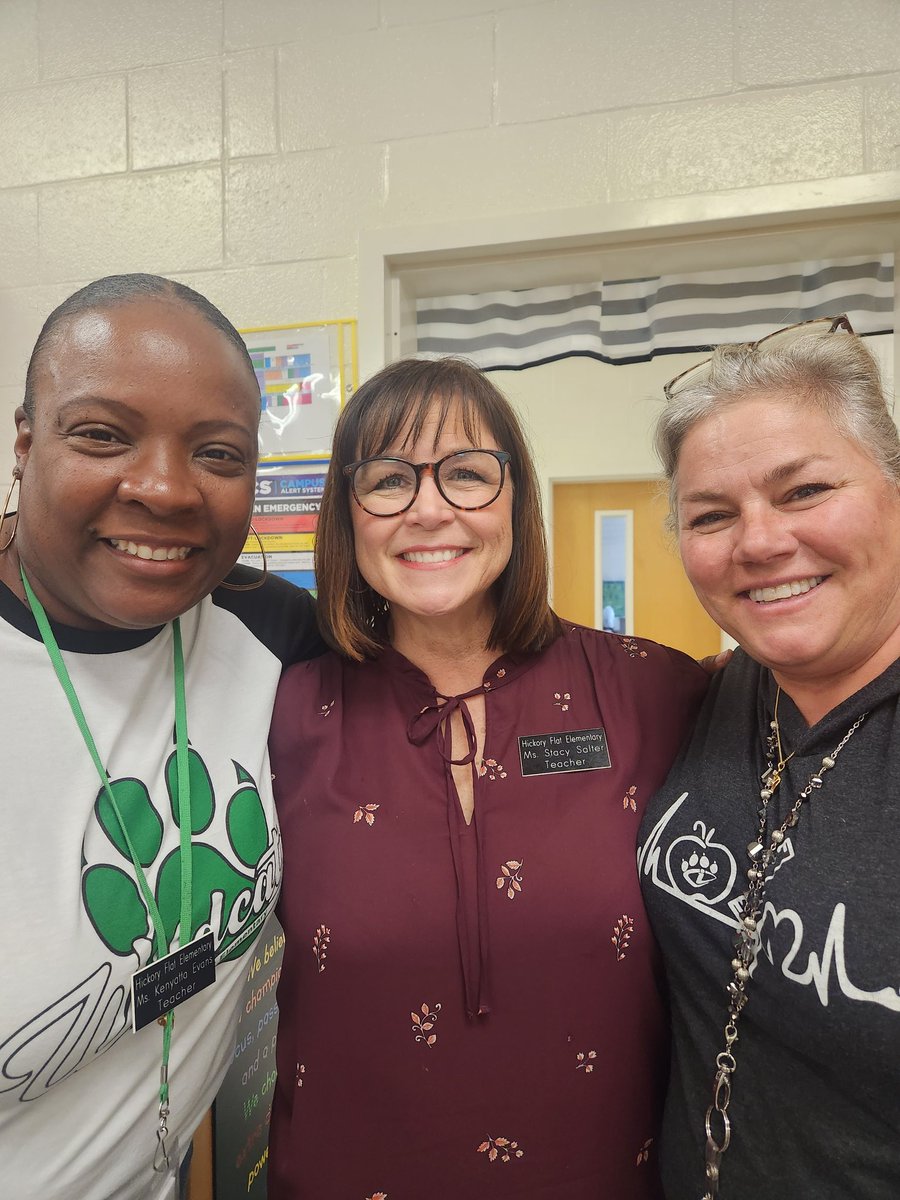 stacyrsalter's tweet photo. #BETAFAMOUS @HFE_HCS Our first Beta Club meeting in the books. Thankful for my co-sponsors, this group of dynamic students, and our newly elected officers. We are ready to #LeadByServing at The Flat https://t.co/fKbvw6AbWe