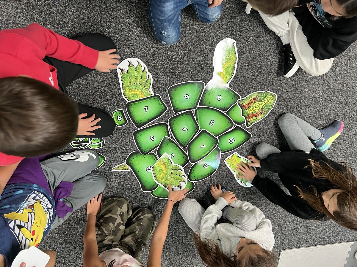 youarepoetryedu's tweet photo. Our October #IndigenousEducation theme is ‘Listening to the Land’. We made mikinaak (turtle) 🐢puzzles &amp; noticed his scutes show giizis (moons) 🌙. We danced like our animal siblings &amp; saw what we can learn from each. All to teach wahkohtowin; the truth that we’re all connected. https://t.co/Cd08DX7oBt