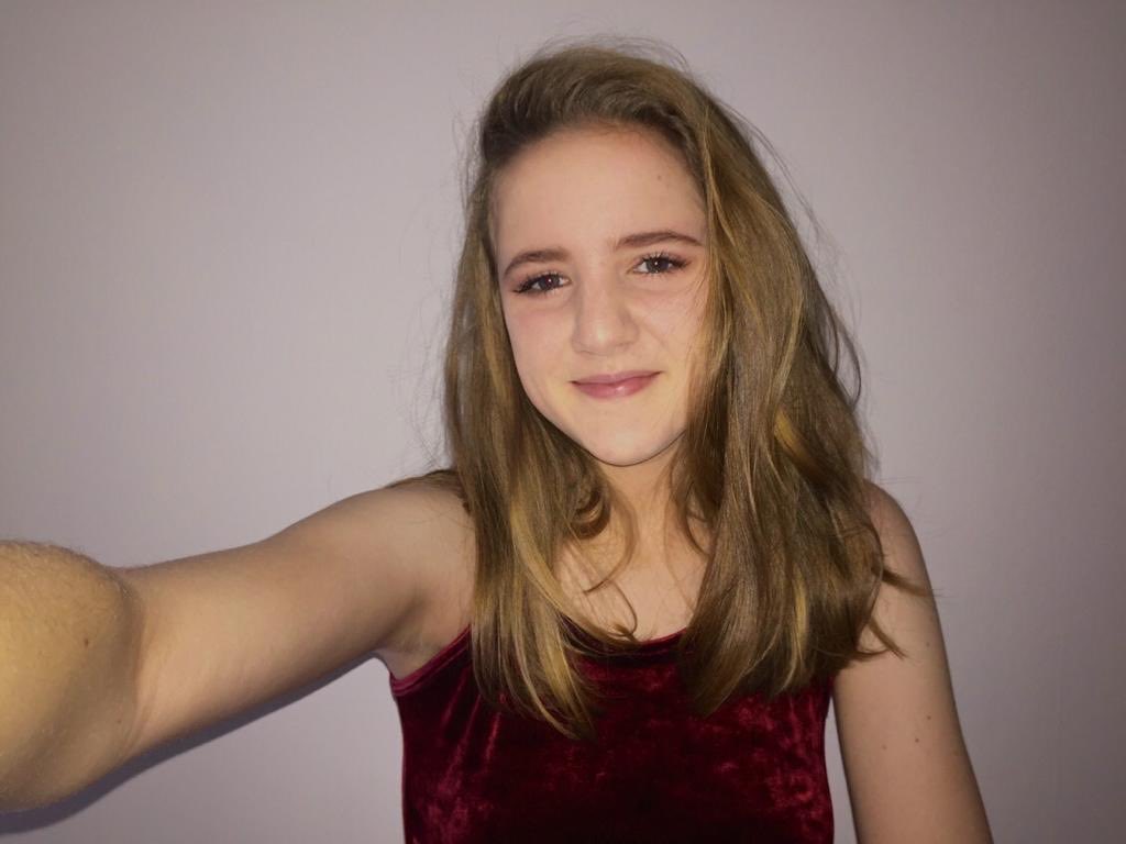 NikkiNonJones's tweet photo. Unspeakably sad to read my timeline today on #WorldMentalHealthDay. For all our beautiful, lost loved ones 💔 So many bereaved parents, siblings, children, aunts and uncles, teachers, friends and lovers…just heartbreaking. #ForManon #Always16 #GoneTooSoon #Suicide #Grief https://t.co/FPweRn7Yyg