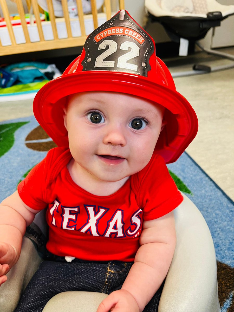 Allie Hollowell tweet media