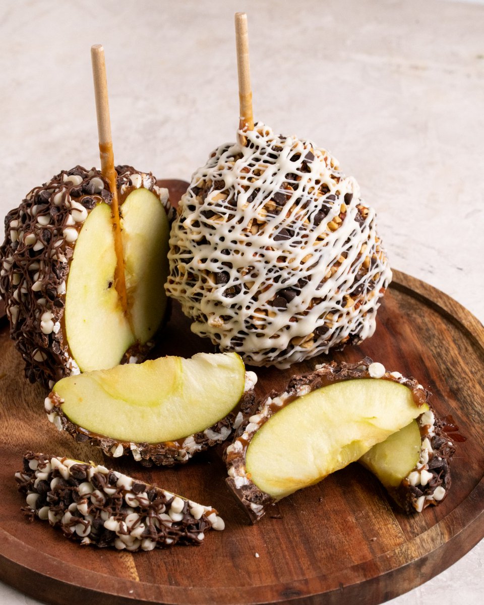 CARAMEL APPLE GIVEAWAY! If you didn't know...we carry the BEST Caramel Apples out there, so let's do a giveaway! To enter: 1. Like + RT this post 2. Comment with a 🍏 if you prefer a green caramel apple or a 🍎 if you prefer a red caramel apple That's it! Good luck!