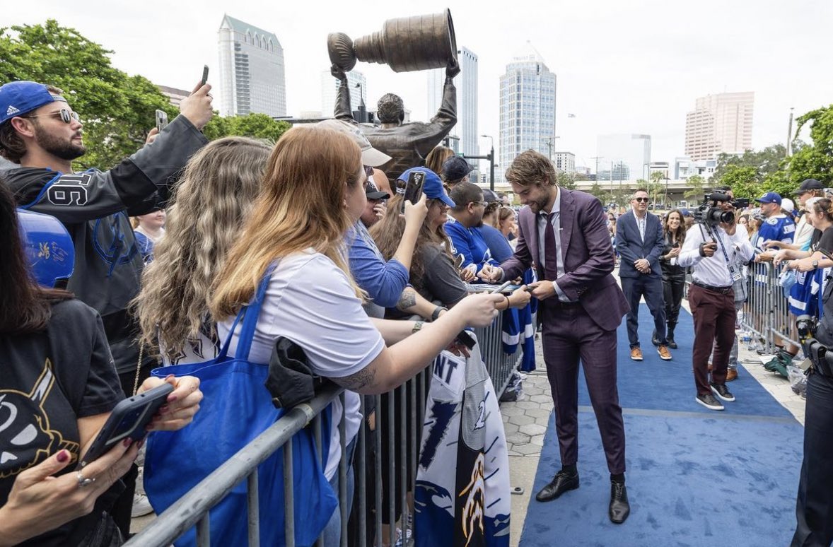 iJordanMoore's tweet photo. The Tampa Bay Lightning (home stadium: Amalie Arena in downtown Tampa) had a sold out 19,092 on hand for NHL’s opening day with hundreds more outside for live events/parties.

It was a 4:30 start time on a Tuesday. The Bolts are consistently top 5 in average attendance.

Don’t tell me a baseball stadium in Tampa wouldn’t do better than St. Pete.