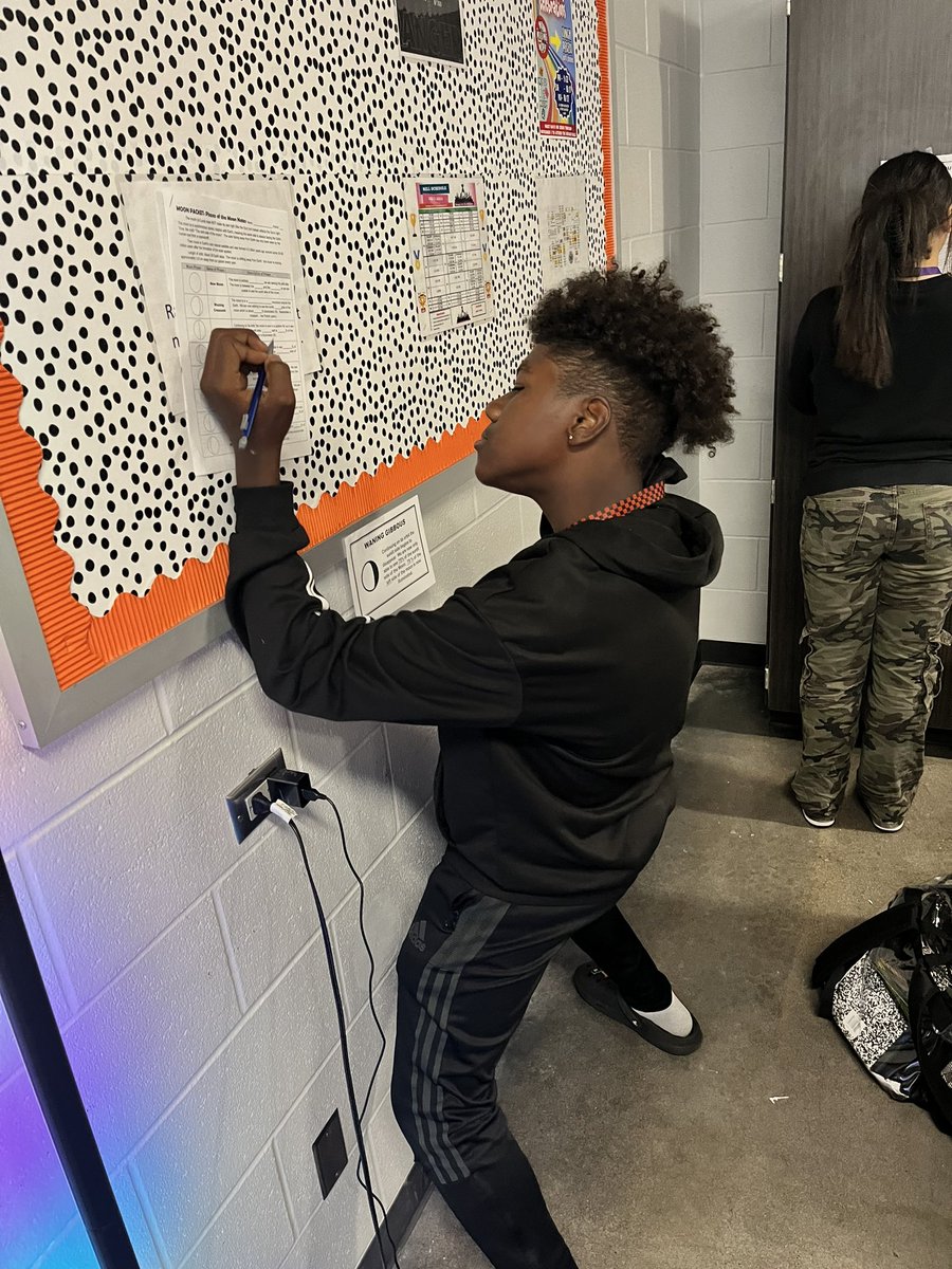 MrsLAVILEZ tweet media