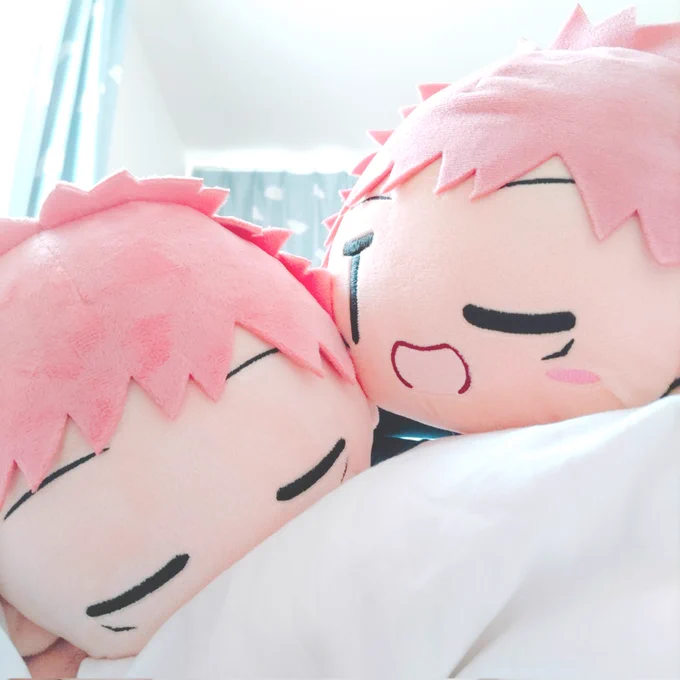 俺〜!起きろ〜!今日はお前が起こすって言ったじゃん! やっぱ眠い…よろしく… あっ、おい、寝るな!もー!!