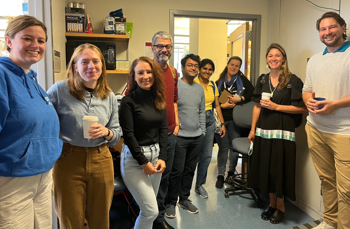 anavasac's tweet photo. We love science here - thank you @RaeWithAnE for an incredible visit to our labs @Columbia_SRP #METALab @pearson_lab #ColumbiaEHS @ColumbiaMSPH 💚 https://t.co/Ha6qDndjyw