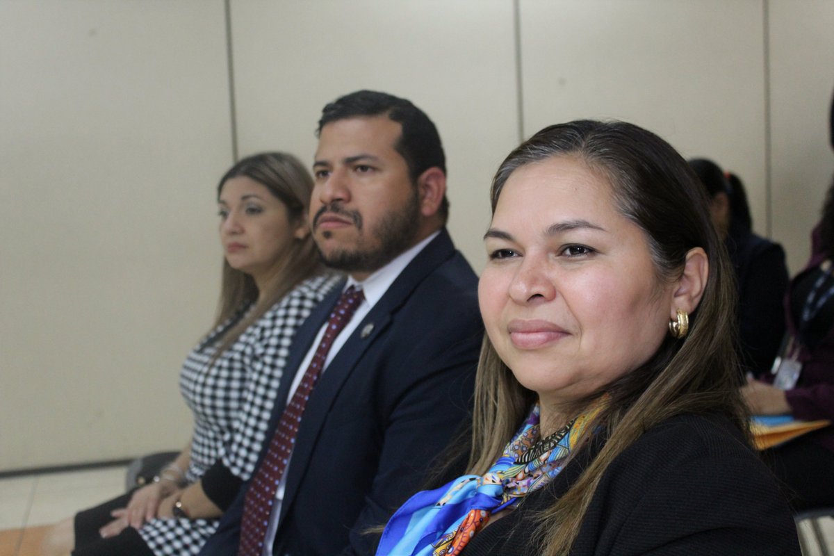PGR_SV's tweet photo. La #PGR proporcionará formación y acreditación en #Mediación a facilitadores judiciales, asimismo participará en ferias de derechos organizadas por la #SNFJ para acercar los servicios a la población. https://t.co/9eB743KcUJ