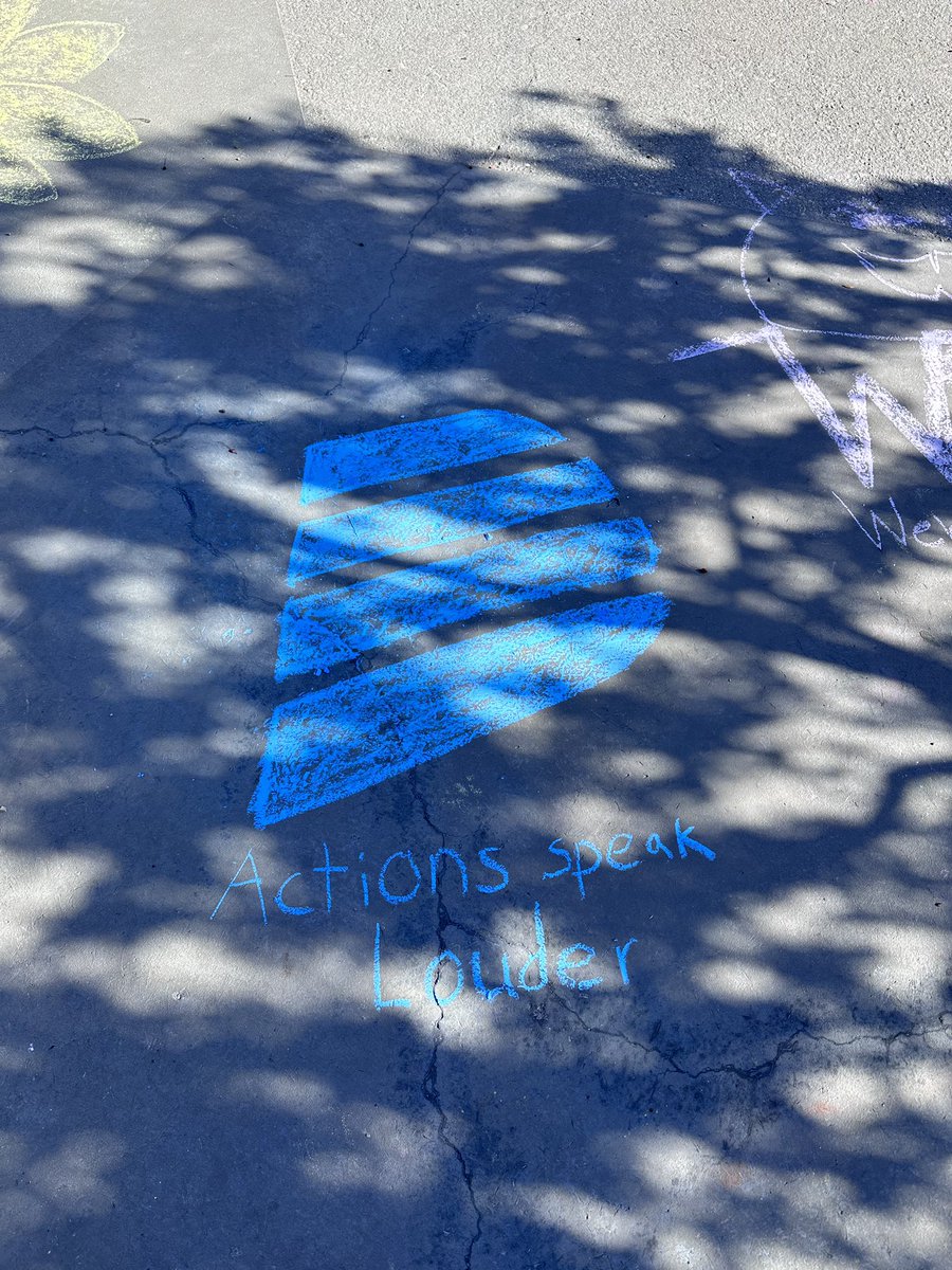 Today <a href="/DominionEnergy/">Dominion Energy</a> had the chance to volunteer with <a href="/uwsl/">United Way of Salt Lake</a> and <a href="/Midvalemiddle/">Midvale Middle Sch</a> in the 2023 #UWdayofcaring. So fun to see the students taking pride in making their community more beautiful, helping others in need and donating time to inject a little kindness into the world! ❤️