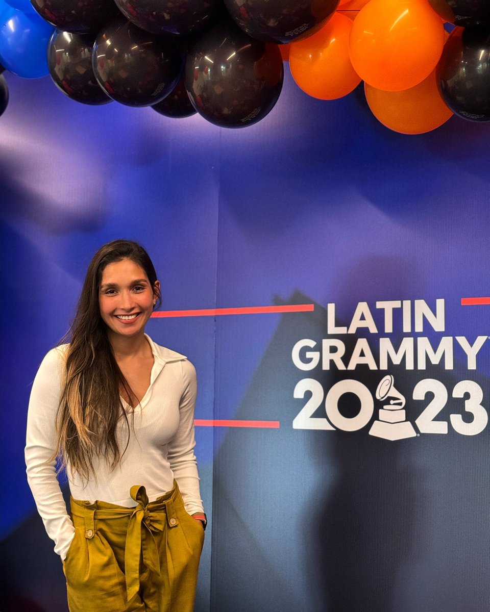 MariadelMarTor3's tweet photo. “If a window of opportunity appears, don't pull down the shade.”... 😜🎤🥇 Happy to work with this company ! 🎼 #LatinGRAMMY @LatinGRAMMYs https://t.co/W6jYpqO39J