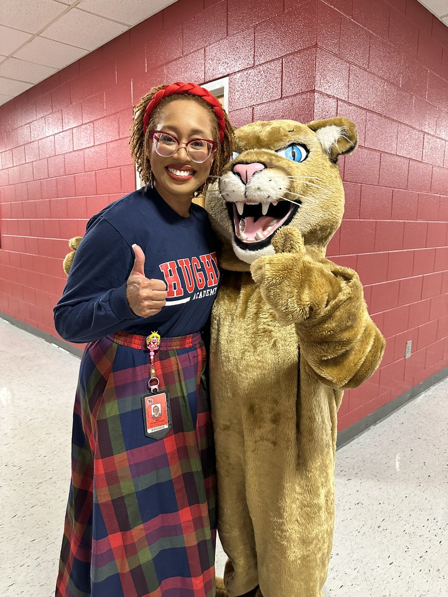 We’re having a great Magnet Night at <a href="/HughesAcademySC/">Hughes Academy</a>! Seeing our mascot is like a celebrity sighting. 👀 🐾 ❤️ <a href="/gcschools/">Greenville County Schools</a>