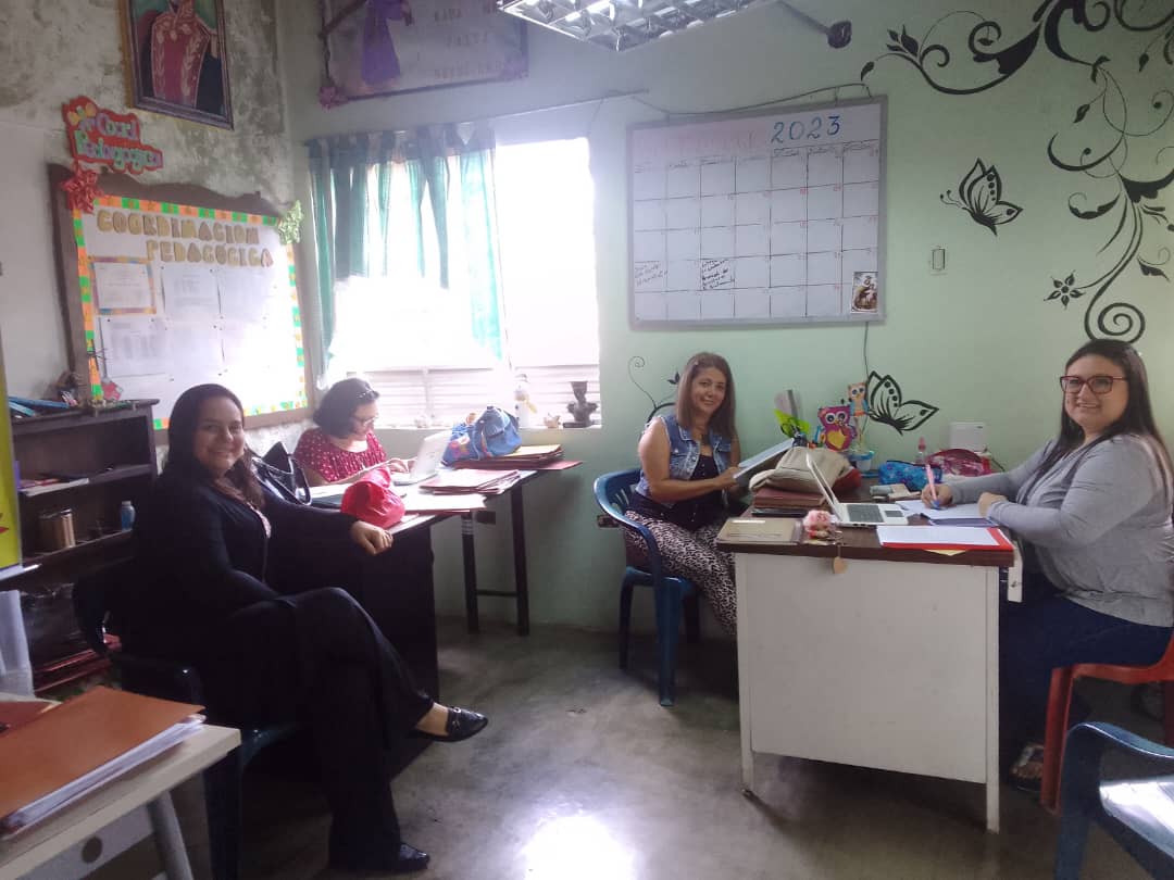 lnfranciscomsc's tweet photo. Liceo Nacional Francisco de Miranda dio la bienvenida al nuevo año escolar 2023-2024 @MPPEDUCACION @CDCETachira https://t.co/3KUtWQO8LU