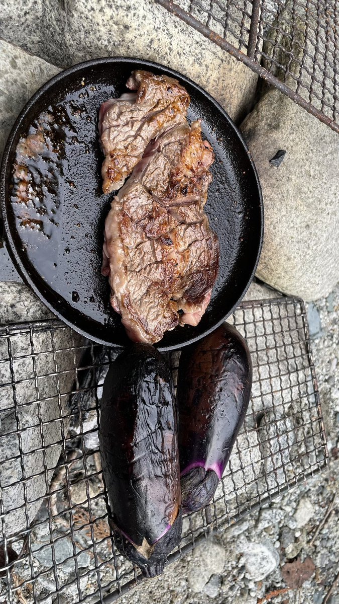 ShiroTourer's tweet photo. キノコ三昧な秋味メニュー
鶏スパイシー焼き
キノコのアヒージョ
焼きナスと常陸牛ステーキ
たっぷりキノコ汁 https://t.co/RWaAHe48aE