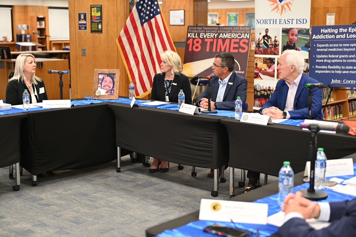JohnCornyn's tweet photo. I joined local leaders, experts & folks impacted by the fentanyl crisis @NEISD’s MacArthur HS in San Antonio to discuss my new bills & efforts in TX to prevent fentanyl poisonings.
 
Drugs like fentanyl, which overwhelmingly are smuggled across our Southern border are destroying communities. My appreciation to all who joined me today.