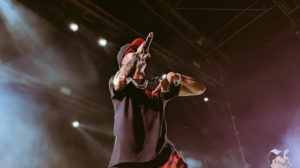 igoiz17's tweet image. "El rap es antifa de toda la vida". @ShoHai_Real y @Ossianzgz con @WCheff a los platos: rap hardcore en el Jardín Invierno. También se han unido a la fiesta @KaseO_real, @XhelazzOficial...  #Pilar23