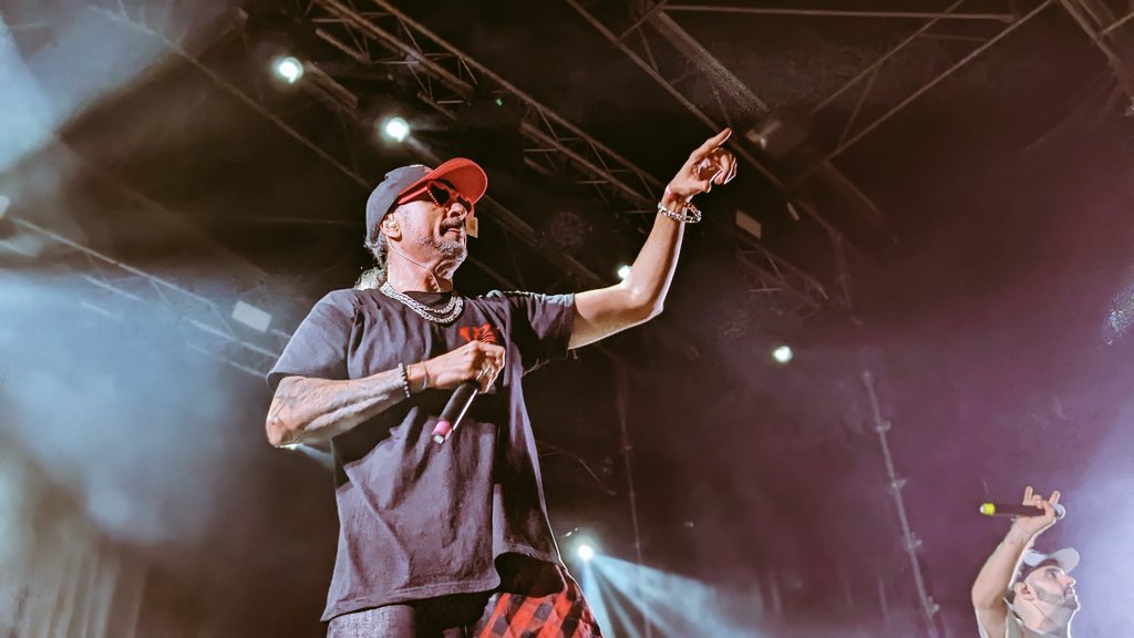 igoiz17's tweet image. "El rap es antifa de toda la vida". @ShoHai_Real y @Ossianzgz con @WCheff a los platos: rap hardcore en el Jardín Invierno. También se han unido a la fiesta @KaseO_real, @XhelazzOficial...  #Pilar23