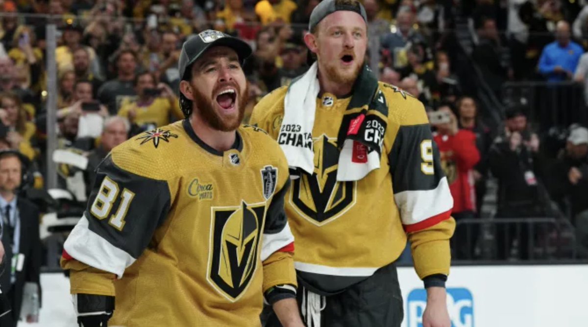 #NHL 2023-24 Schedule: Tonight’s Season-Opening ESPN Tripleheader, First TNT Games &amp; The Marquee Matchups #kickoff 
deadline.com/2023/10/nhl-sc…