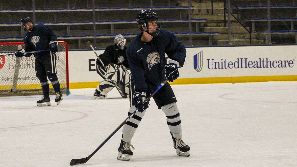 UNHMHOCKEY's tweet photo. Season Opener Week

Tickets ➡️ https://t.co/B3NVPFCS4h 

#BeTheRoar https://t.co/pVNyALm5y6