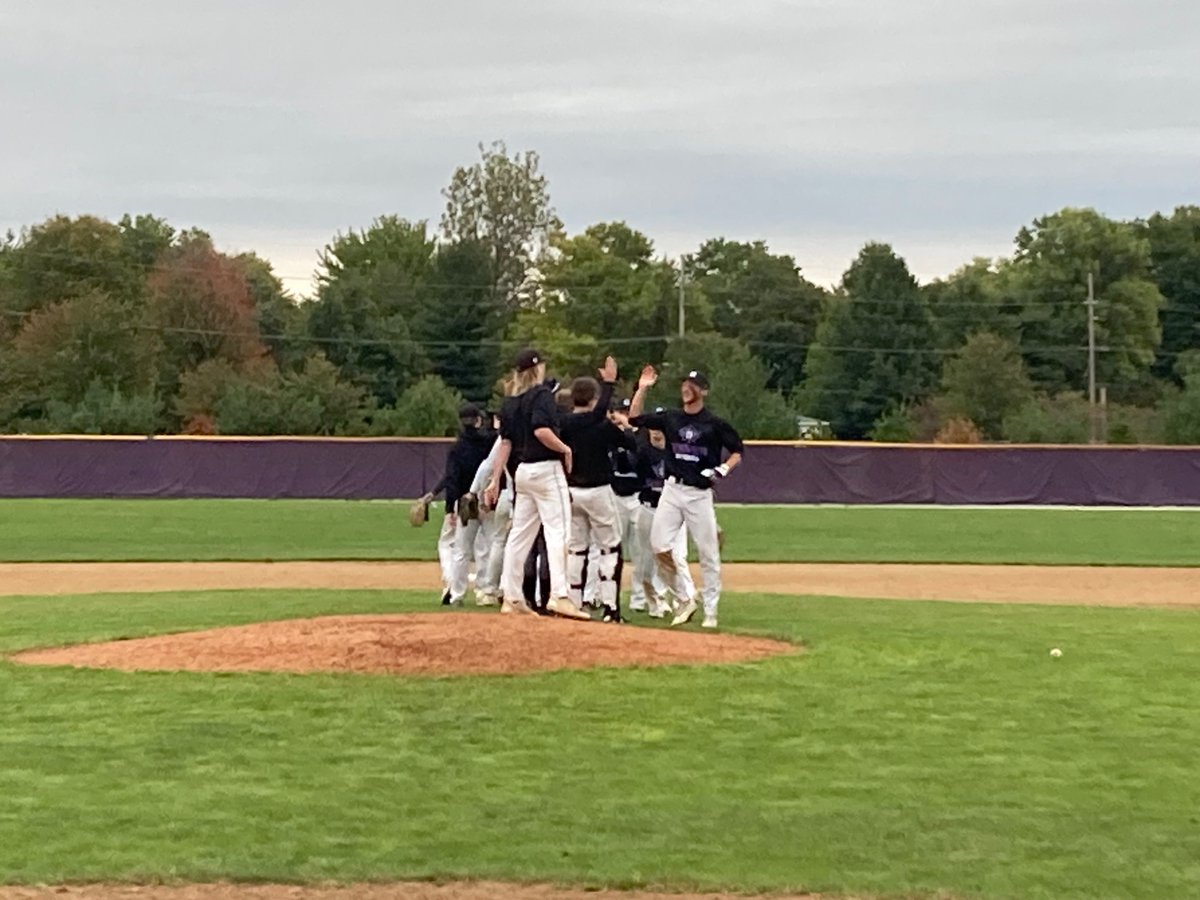 GCMapleLeafs_BB's tweet photo. Team Black sweeps the 2023 Doug Wellenreiter World Series with an 8-4 win in game 2. Coach Stricker is undefeated as manager. Congrats to you all! https://t.co/8JUHBg9ZQ4