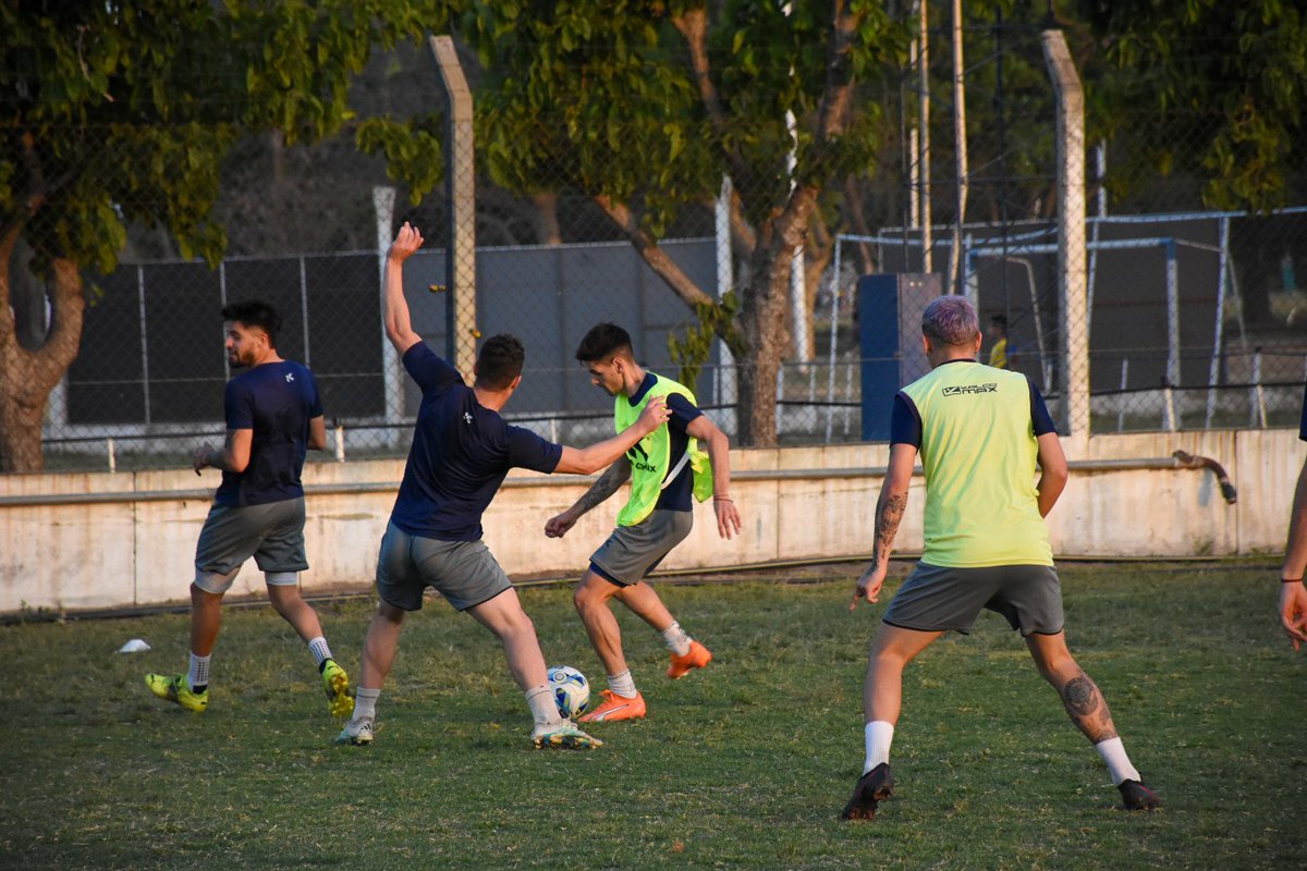clubbenhur's tweet photo. ⚽️ El plantel de primera regresó a los entrenamientos 

#VamosBenHur 🔵⚪🔵 https://t.co/cg0UEqC0cV