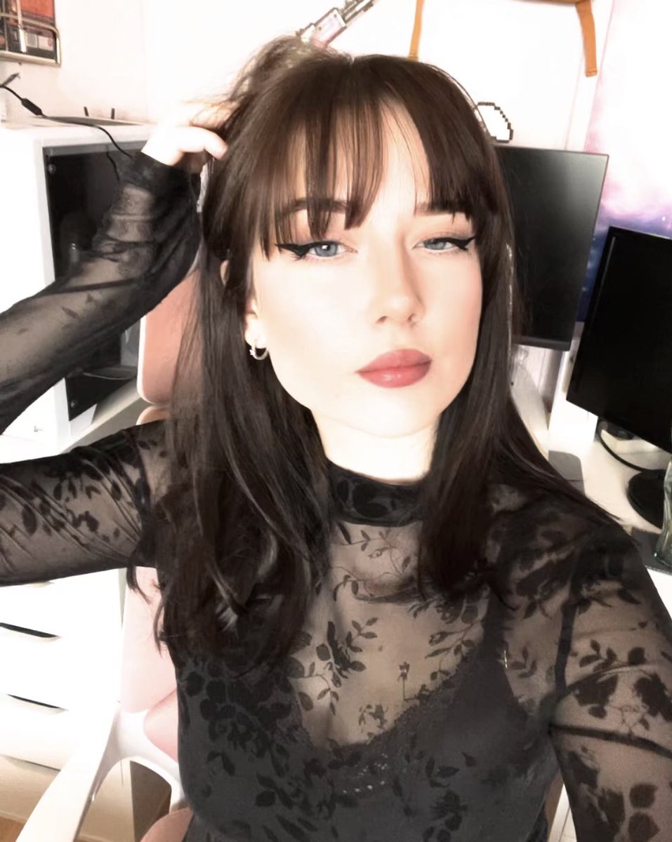 9arnet's tweet photo. lace until i die https://t.co/lccYhYVUJa