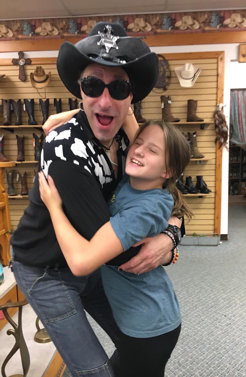 HertzlerMichael's tweet photo. #NationalHugADrummerDay! @jackybambam933 @933WMMR #DrackPack #WMMRftv https://t.co/CKHebeTJKo