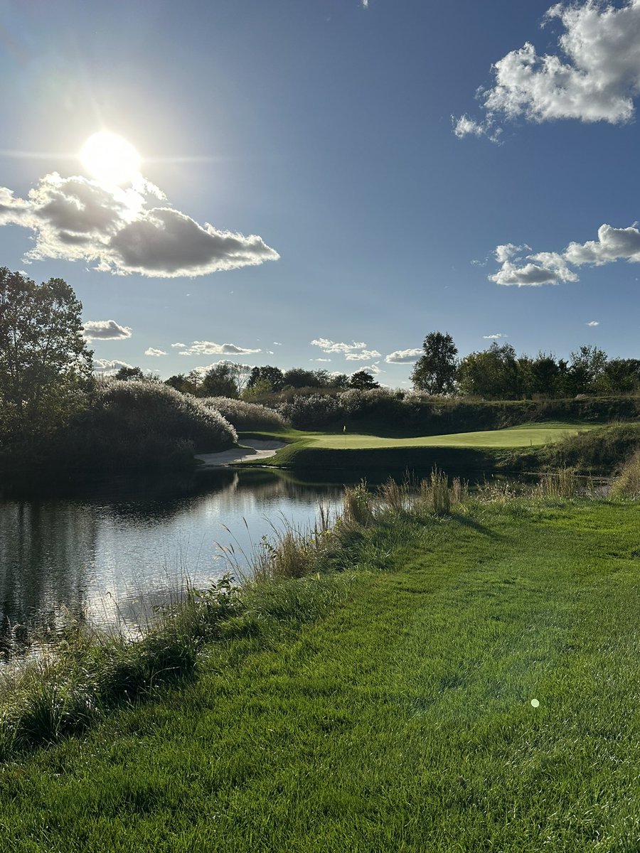 DrieverKelson's tweet photo. Huge thank you to @DormieNetwork for the opportunity to head down to Victoria National for the Korn Ferry Championship! It was a great experience and an awesome way to meet more guys in the industry. https://t.co/M6yuAFUldd