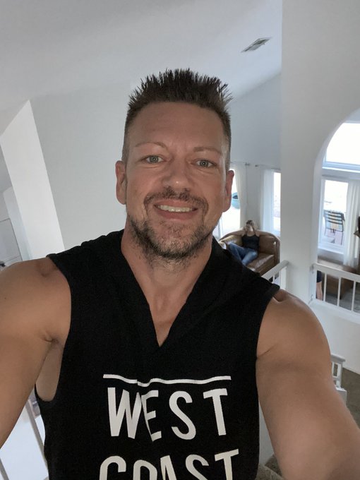 Hi. https://t.co/fuHroyqVcP