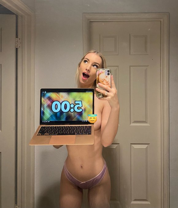 Watch bella rome (she/her)'s leaked NSFW photo on TwXstars